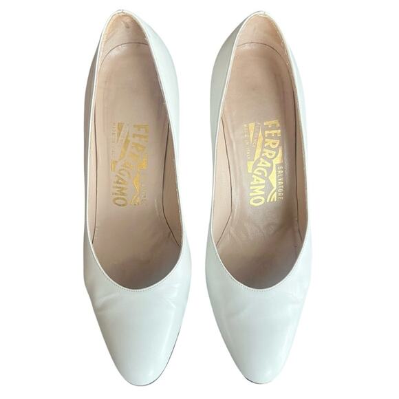 Salvatore Ferragamo Women’s Vintage 90s Round Toe White Leather Pump Heels Sz 5 - Picture 3 of 15